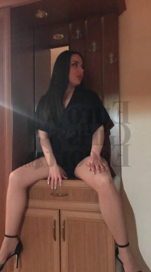 Nayma escort in Manchester TN, erotic massage